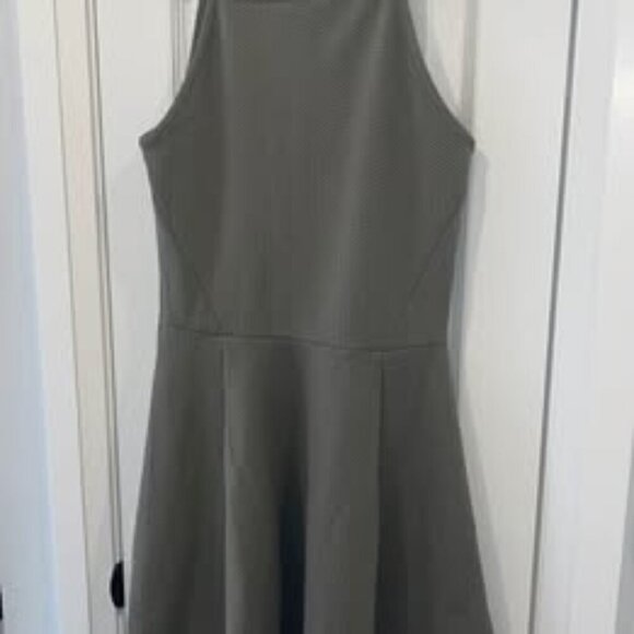 Green Flared Summer H&M Dress Size 4 - Picture 1 of 3